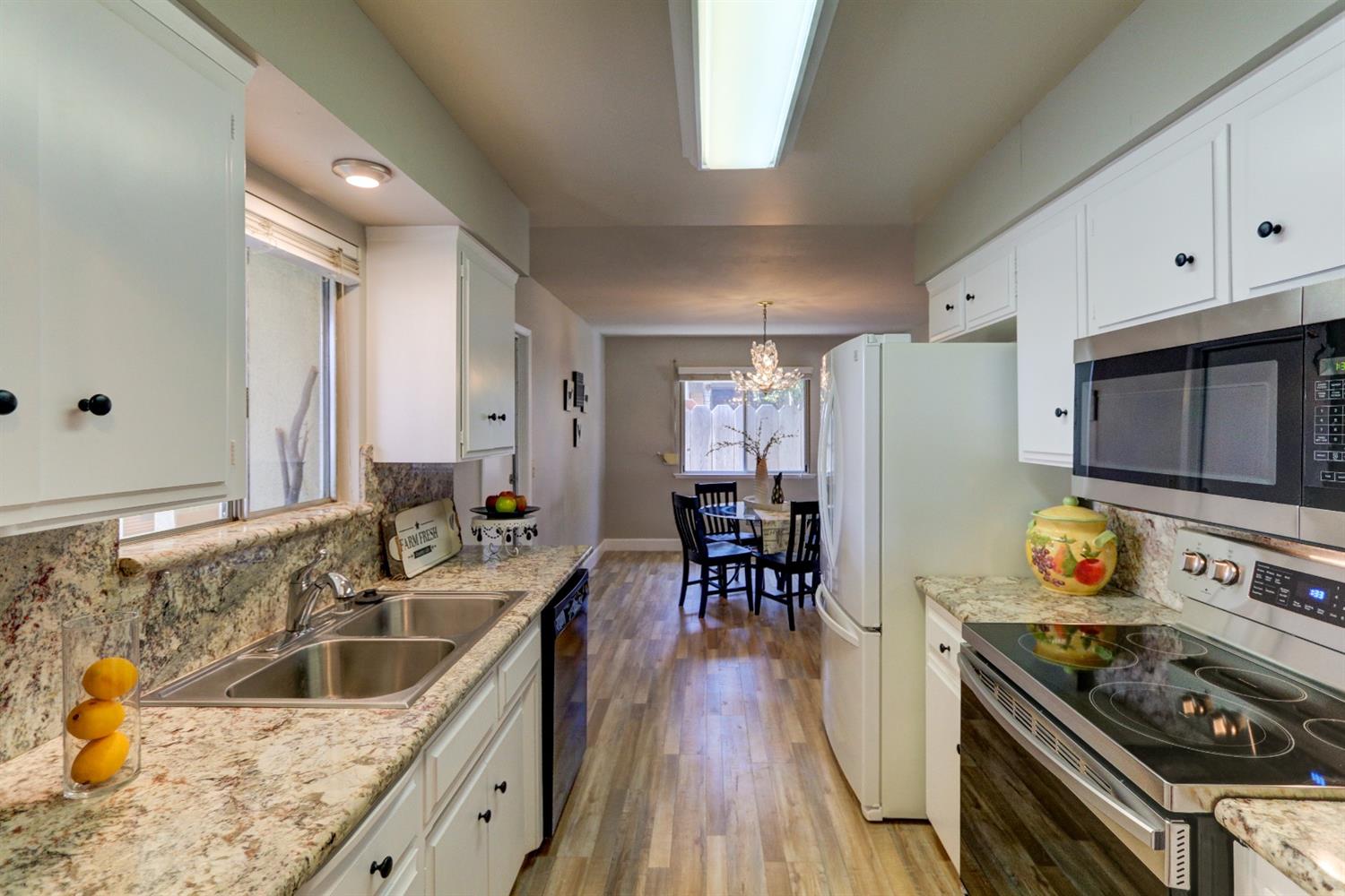 125 Maple Street Madera, CA 93637 - Photo 3 of 35 Gallery Image 3