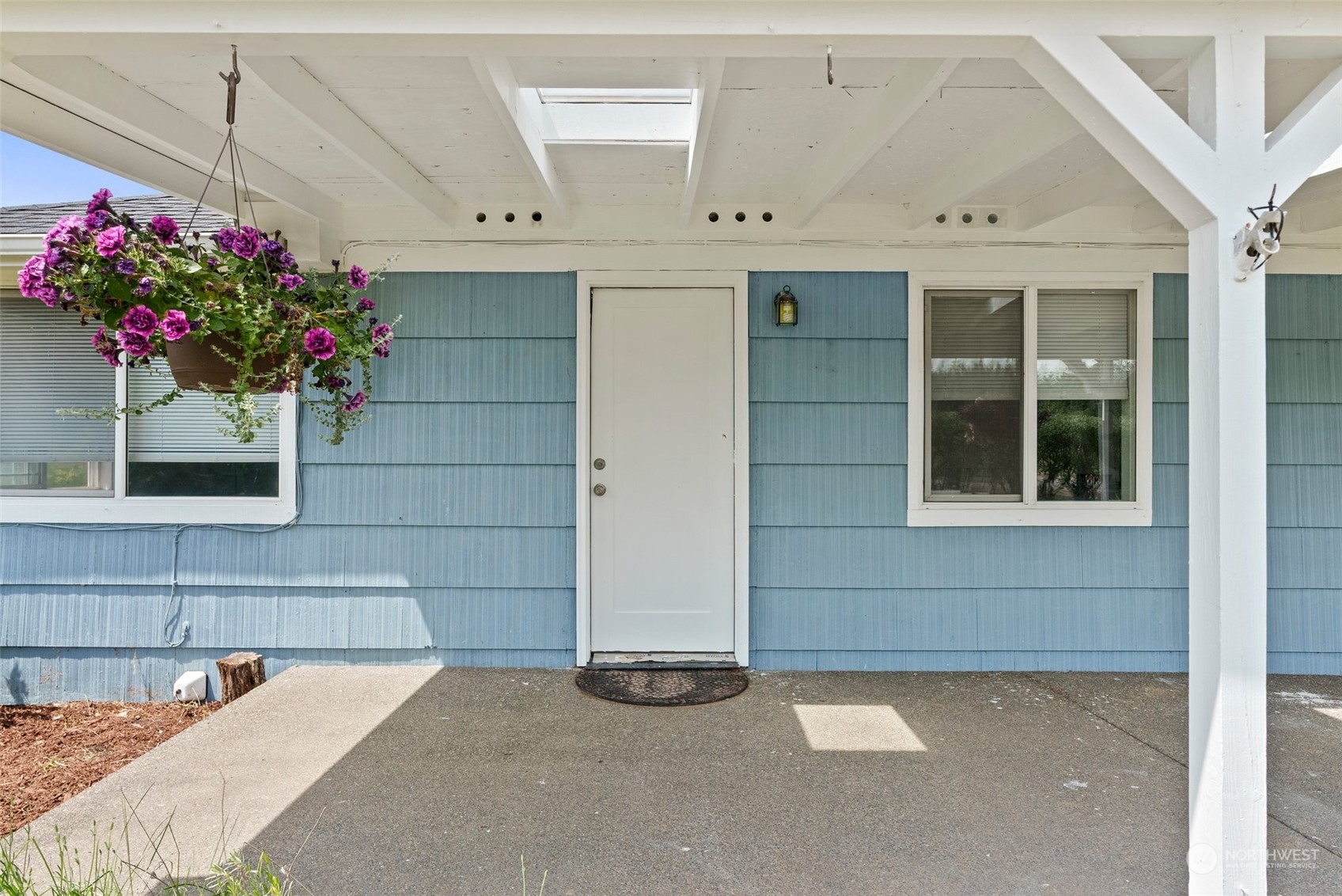 340 Meier Road Winlock, WA 98596 - Photo 8 of 26 a front view of a house with a yard