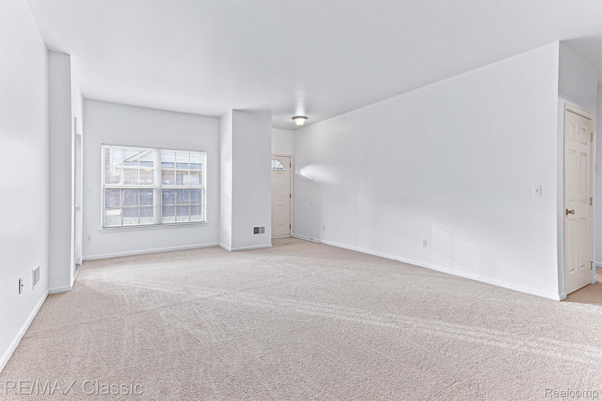 11748 Farmington Road Livonia, MI 48150 - Photo 5 of 24 Gallery Image 5