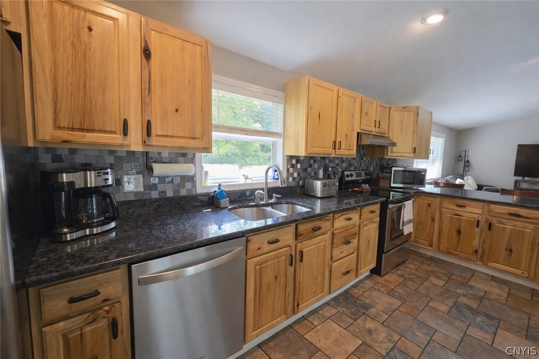 3100 Austin Road Kirkland, NY 13323 - Photo 11 of 24