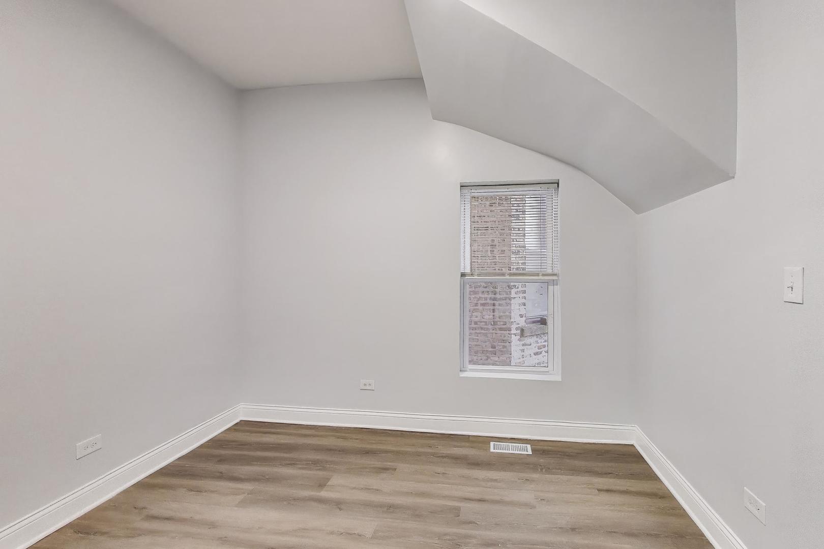 5716 South May Street Chicago, IL 60621 - Photo 12 of 36