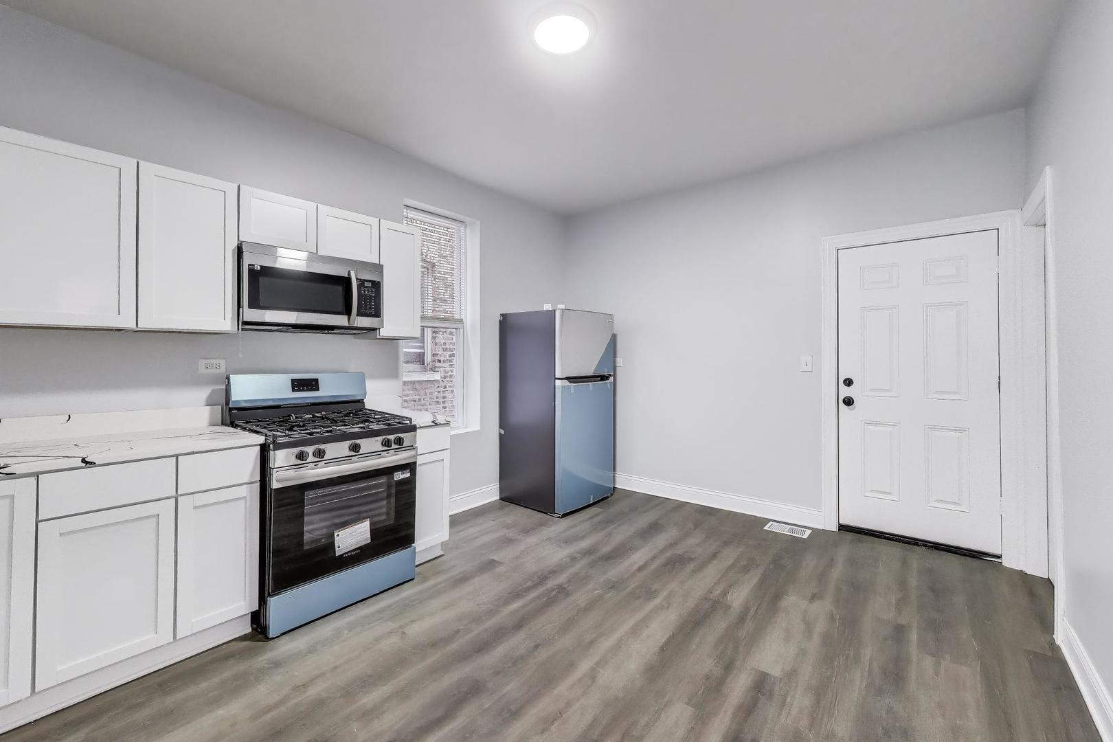 5716 South May Street Chicago, IL 60621 - Photo 8 of 36