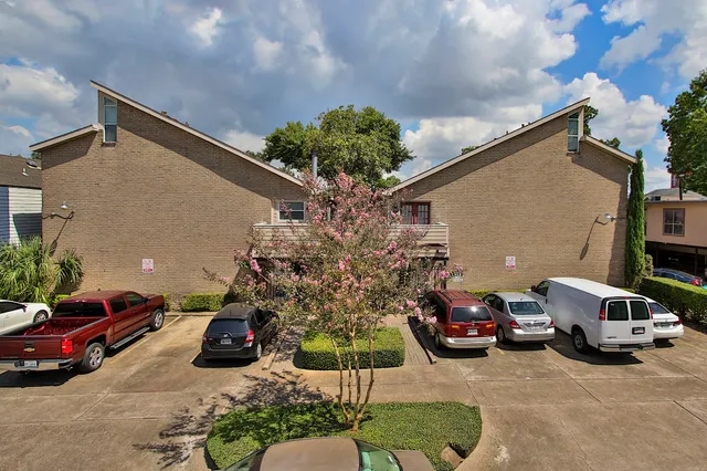$895 | 1420 Hawthorne Street, Unit 18, Houston, TX 77006