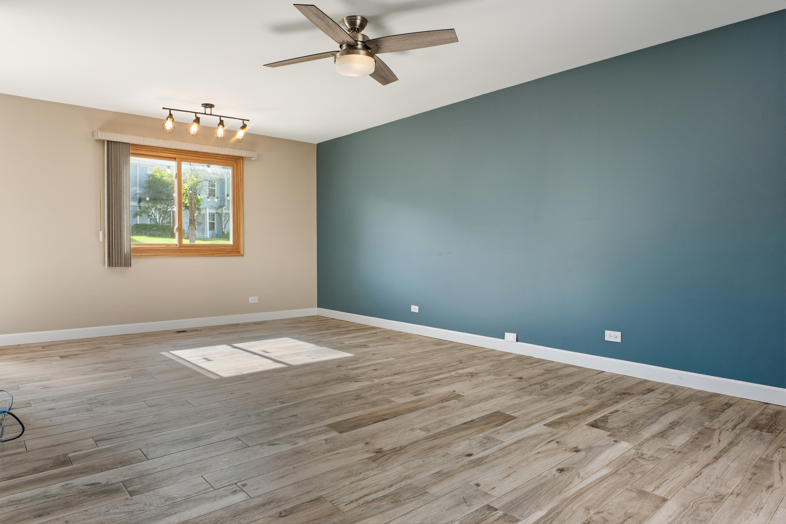 182 Hastings Mill Road Streamwood, IL 60107 - Photo 13 of 17