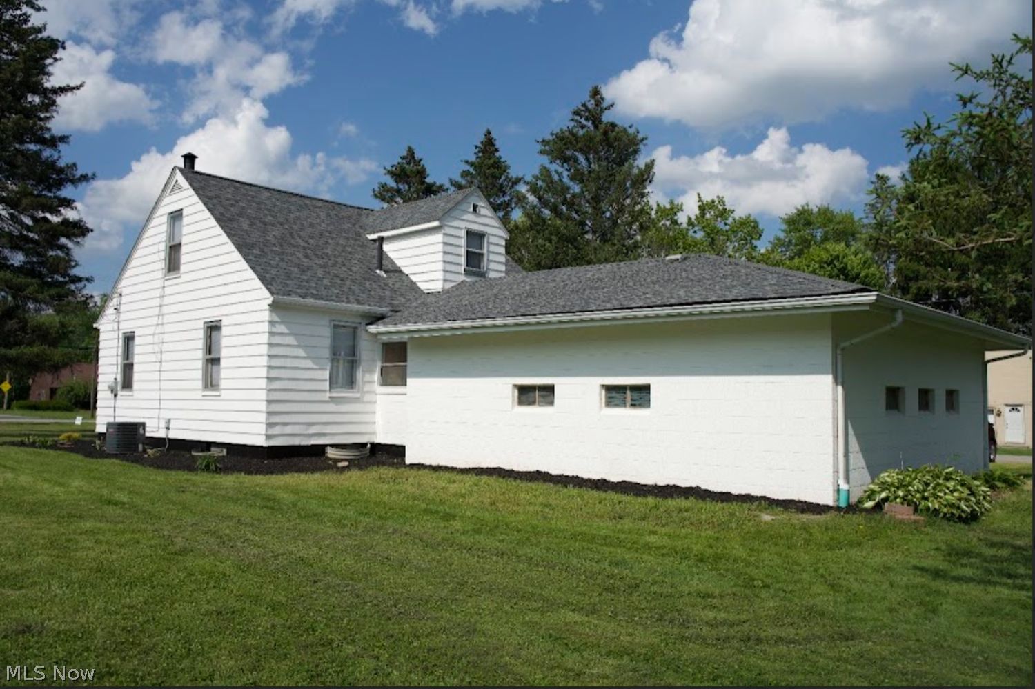 2526 Reeves Road Northeast Warren, OH 44483 - Photo 5 of 24
