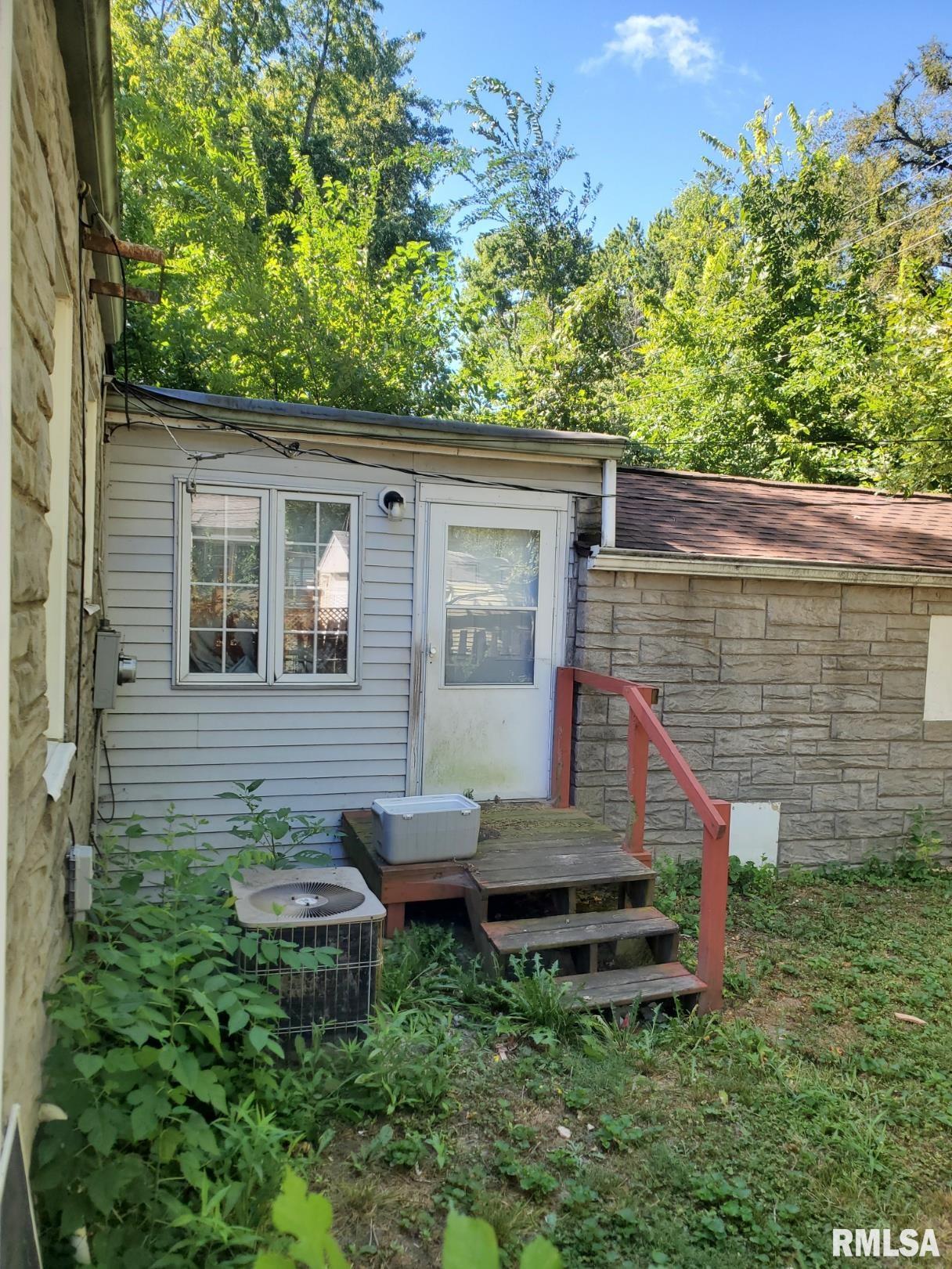 1833 South St Court Springfield, IL 62703 - Photo 6 of 11