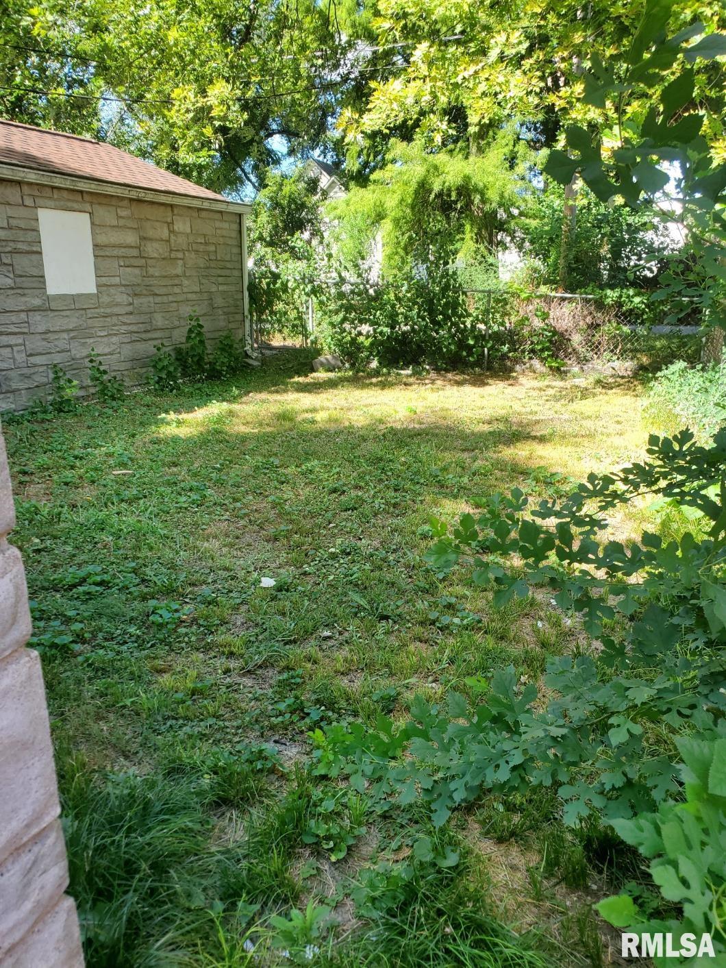 1833 South St Court Springfield, IL 62703 - Photo 8 of 11