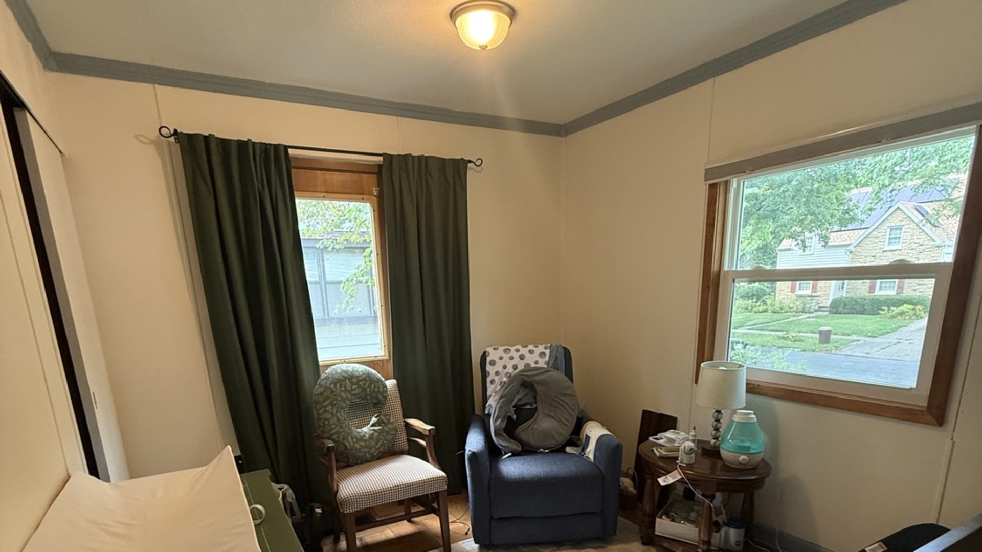 707 West Iowa Street Urbana, IL 61801 - Photo 12 of 25 a living room with furniture and a window