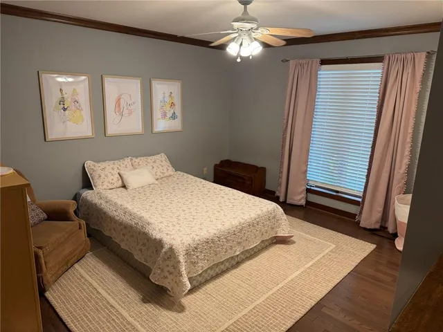 $575,000 | 1000 North Main Street, Higginsville, MO 64037