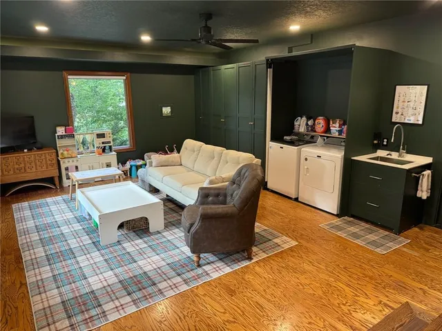 $575,000 | 1000 North Main Street, Higginsville, MO 64037