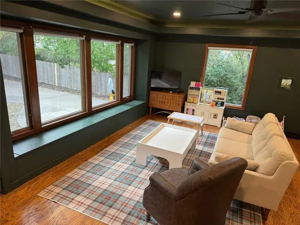 $575,000 | 1000 North Main Street, Higginsville, MO 64037