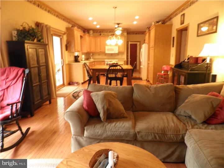 133 Ellisdale Road Allentown, NJ 08501 - Photo 3 of 12 Gallery Image 3