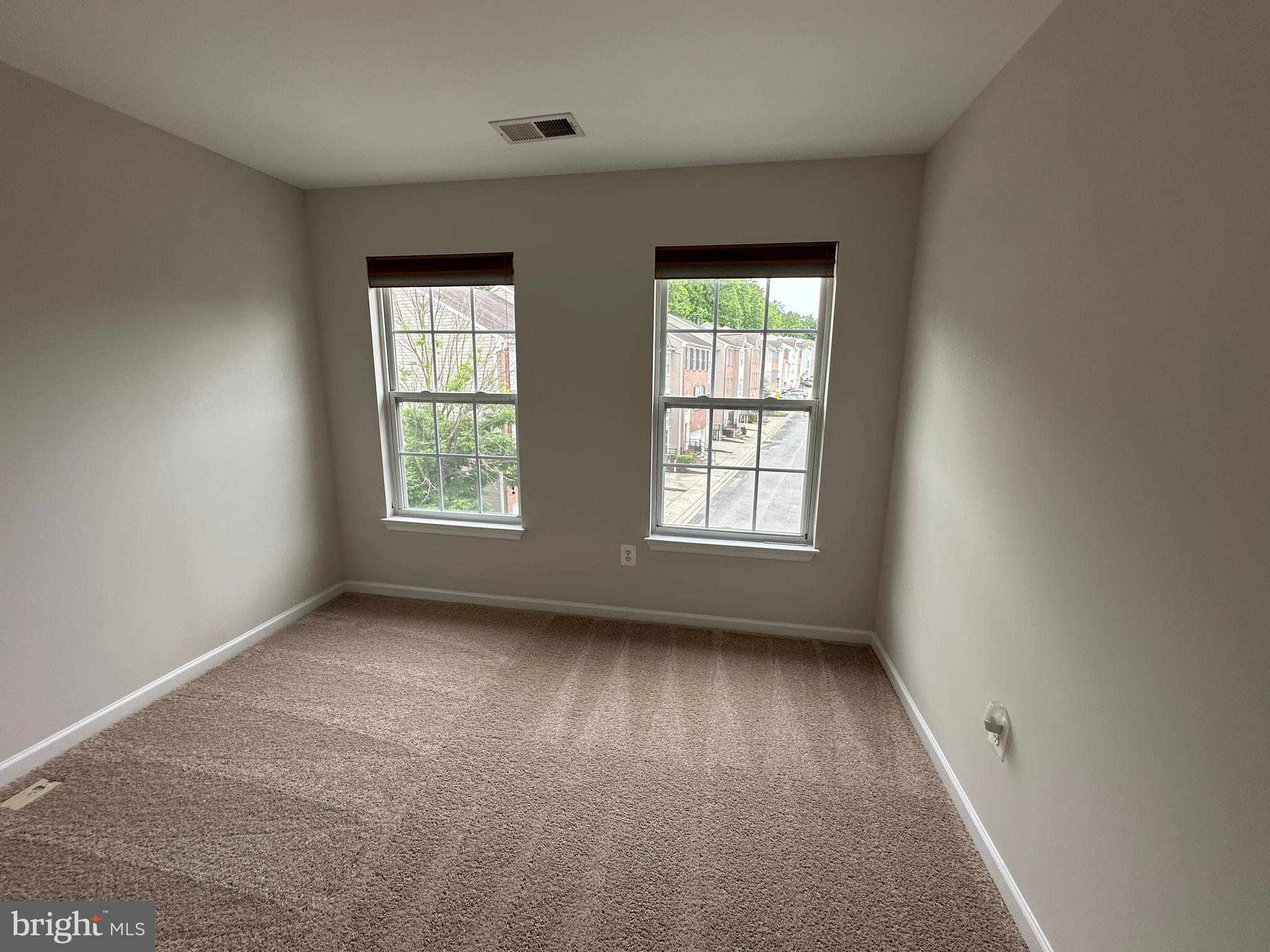 7076 Water Oak Road, Unit 196 Elkridge, MD 21075 - Photo 20 of 31 Bedroom 2