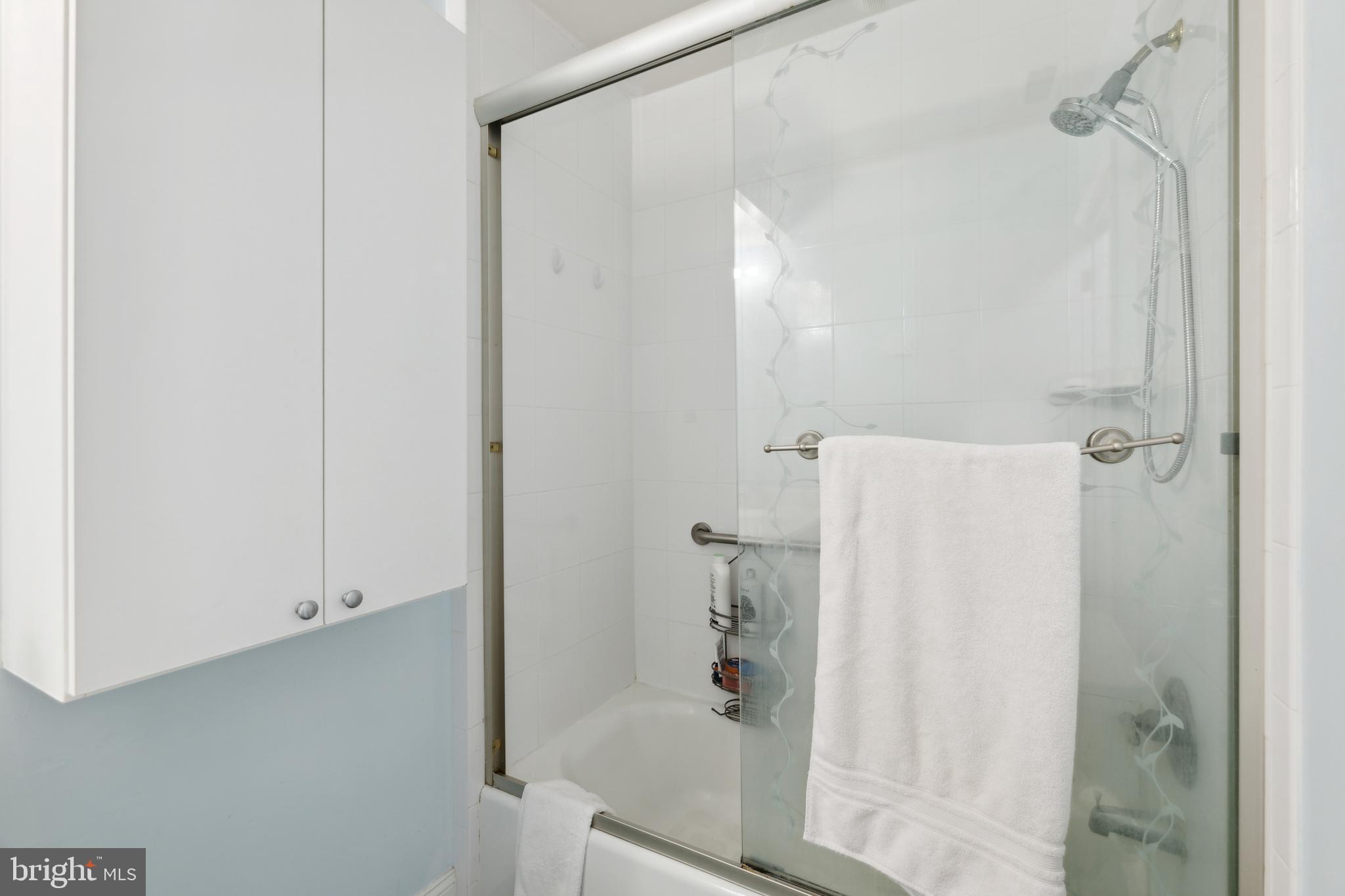 8810 Brickyard Road Potomac, MD 20854 - Photo 122 of 136 Lower level full bath