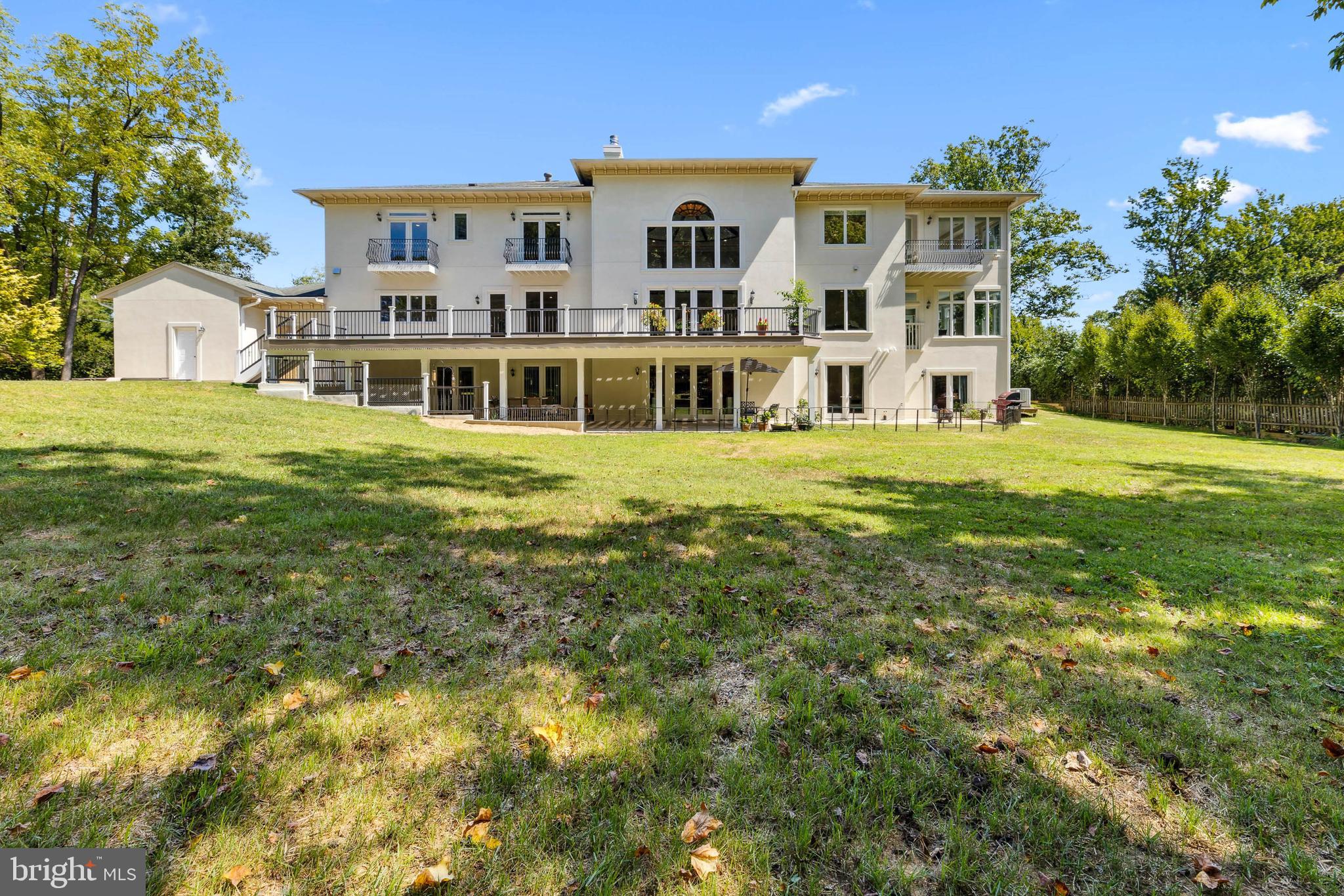 8810 Brickyard Road Potomac, MD 20854 - Photo 128 of 136 Beautiful private backyard