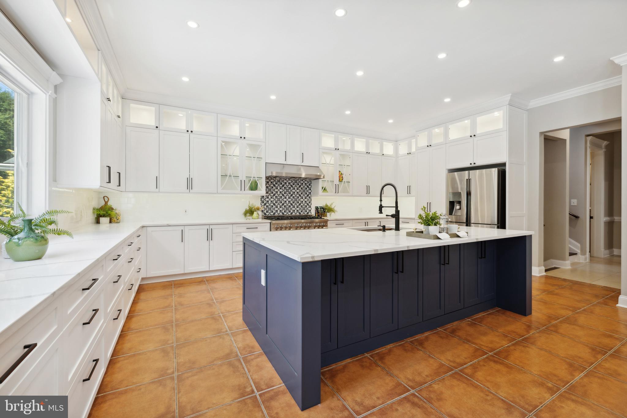 8810 Brickyard Road Potomac, MD 20854 - Photo 34 of 136 Brand New Kitchen!