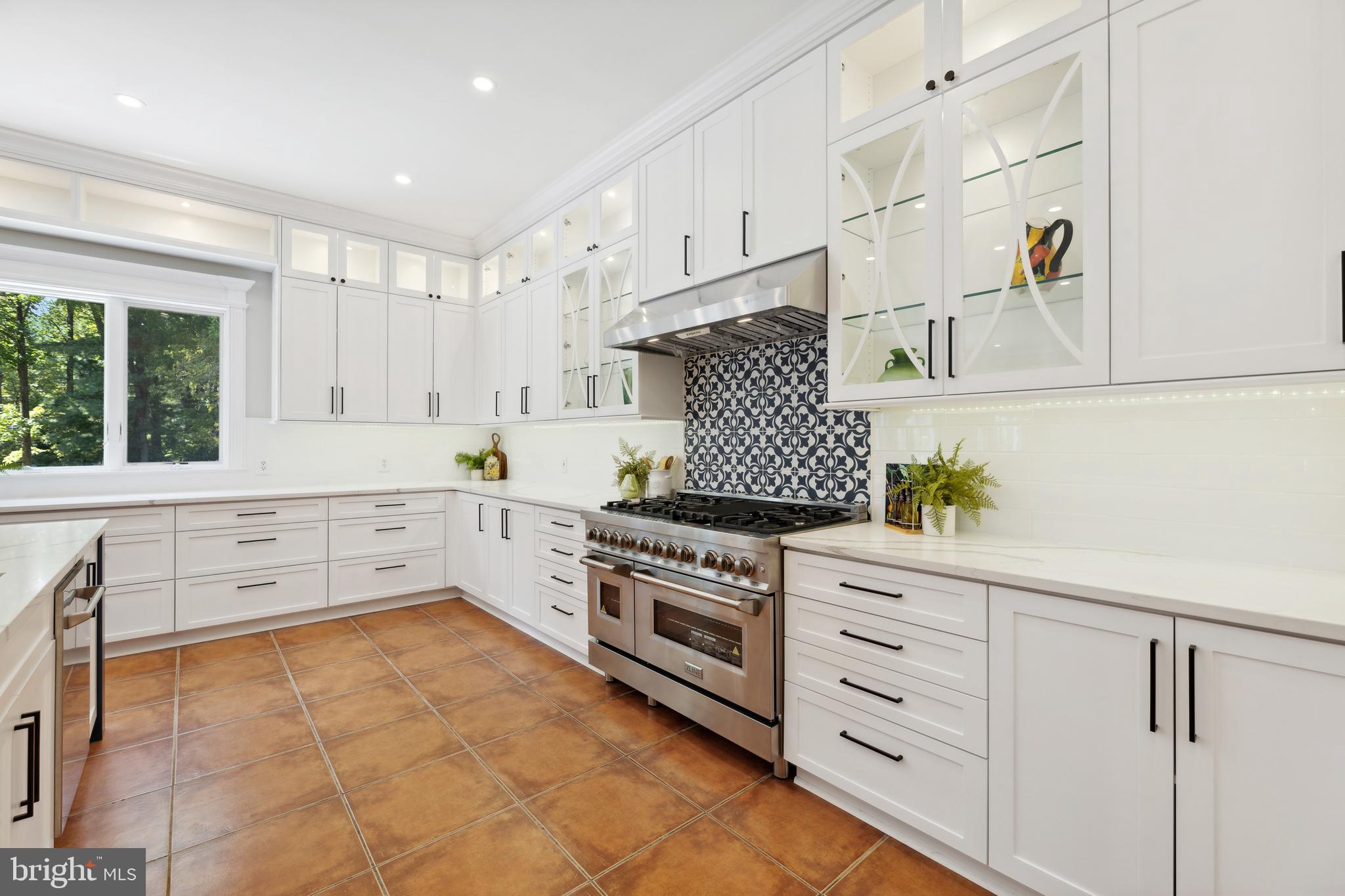 8810 Brickyard Road Potomac, MD 20854 - Photo 38 of 136 Fabulous stainless steel appliances