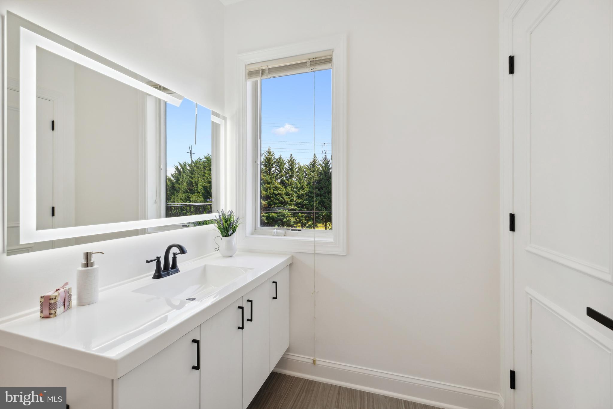 8810 Brickyard Road Potomac, MD 20854 - Photo 76 of 136 Full bath