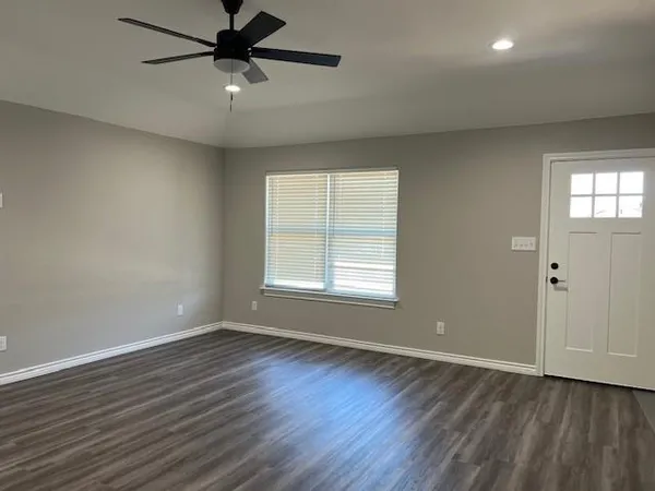 $2,100 | 201 Pecan Street, Whitesboro, TX 76273