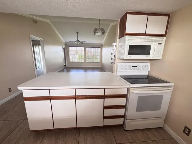 $224,995 | 6324 La Costa Drive, Unit L, Boca Raton, FL 33433