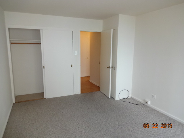 6030 North Sheridan Road, Unit 912 Chicago, IL 60660 - Photo 6 of 7 a view of an empty room