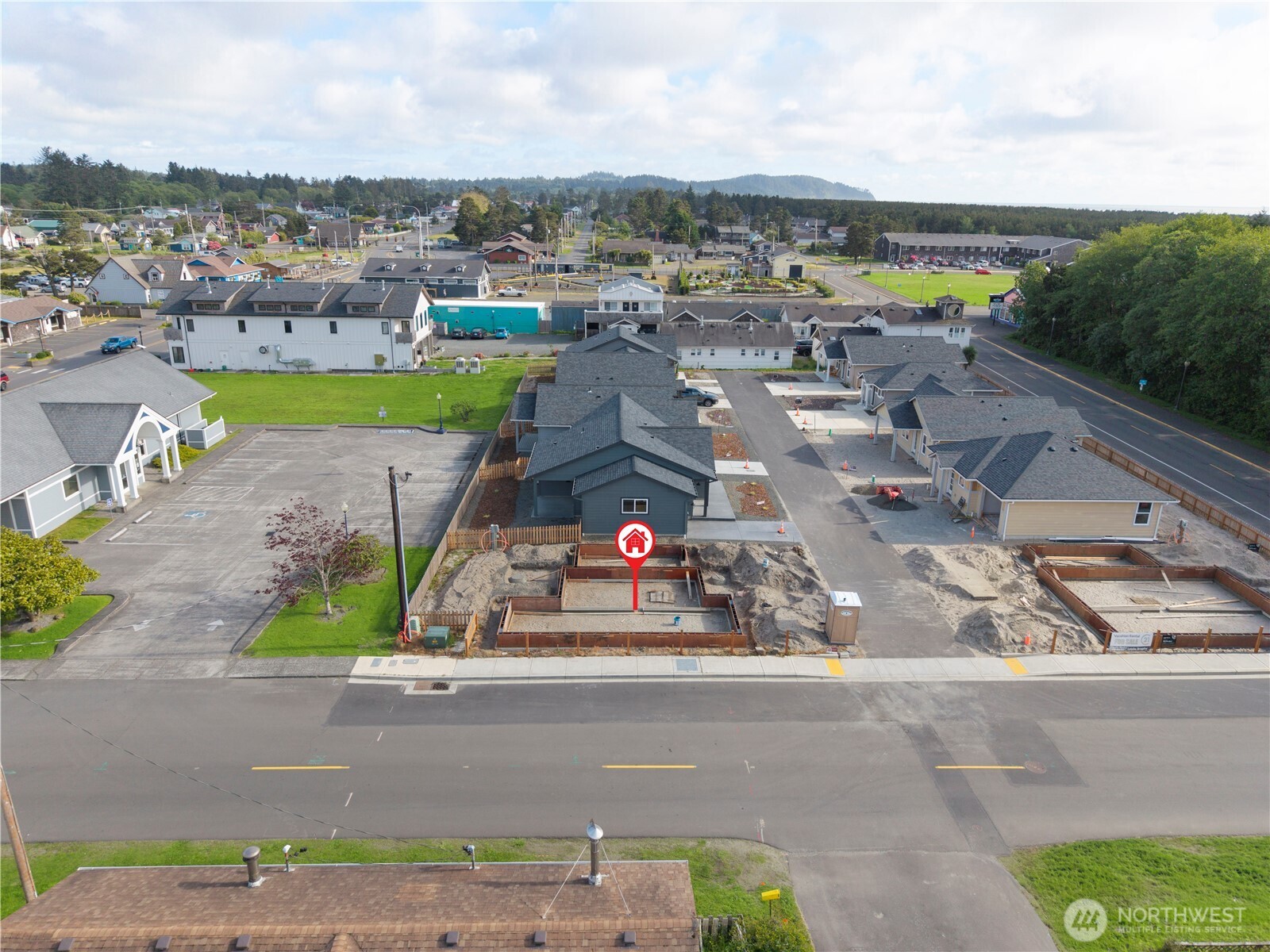 107 7th Street Southwest Long Beach, WA 98631 - Photo 4 of 6