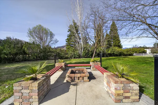 $630,000 | 2192 Princeton Way, Redding, CA 96003