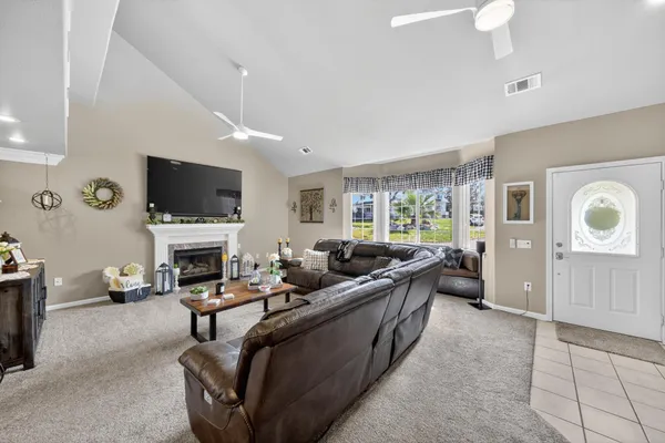 $630,000 | 2192 Princeton Way, Redding, CA 96003