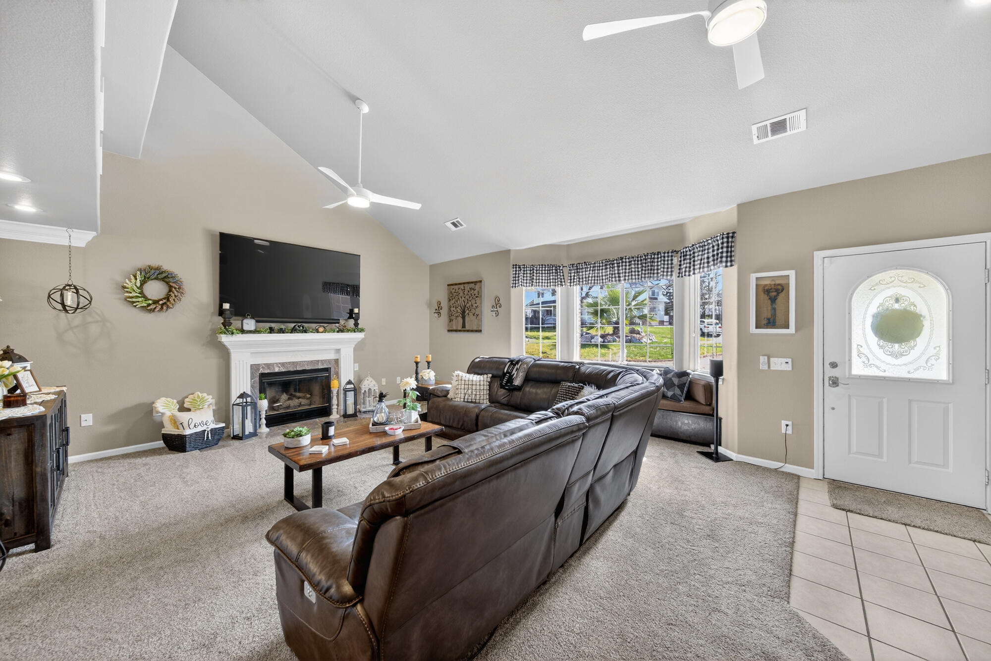 2192 Princeton Way Redding, CA 96003 - Photo 6 of 47 2192 Princeton Way-17