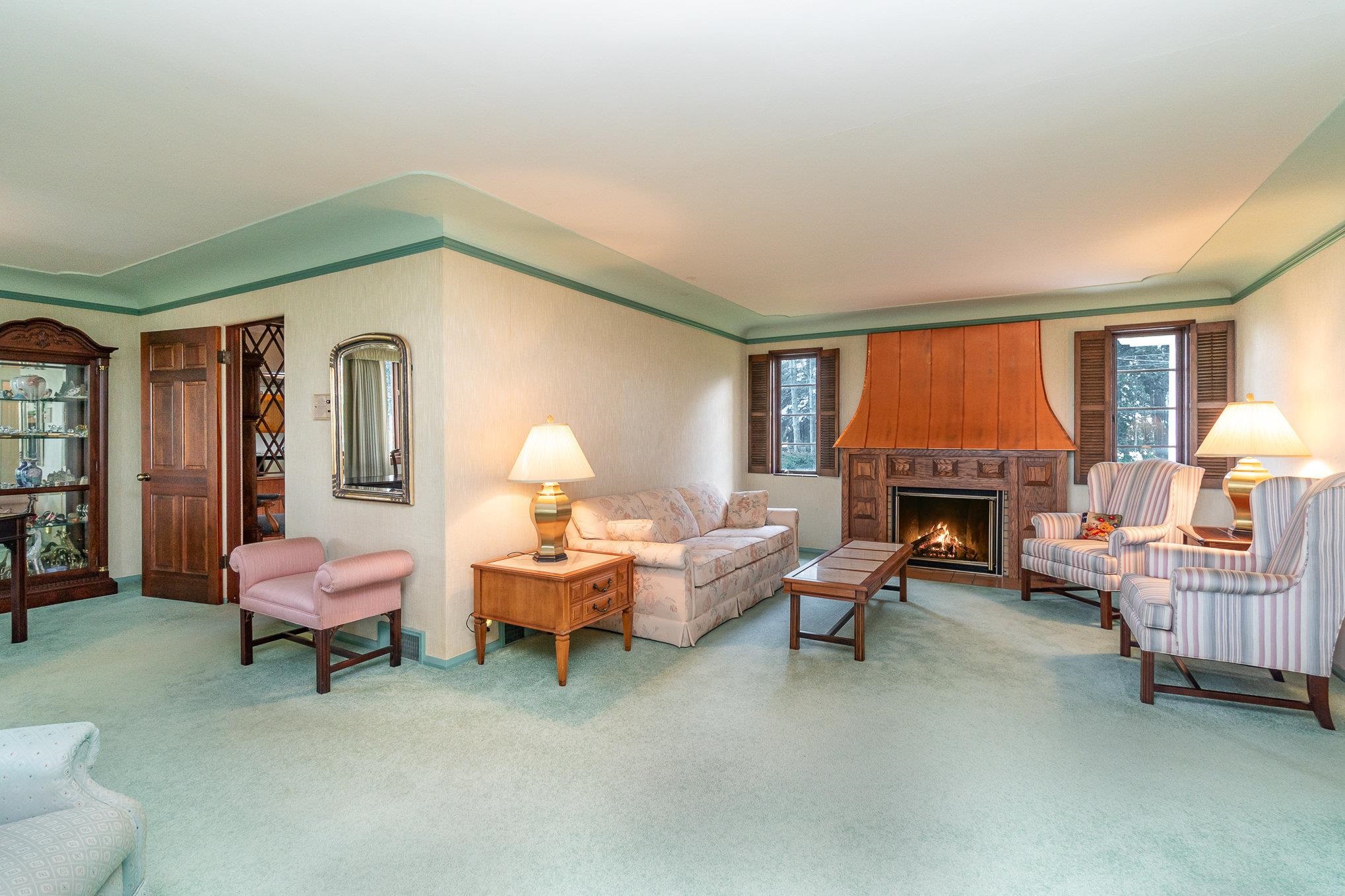 662 Midland Road Bay City, MI 48706 - Photo 3 of 30 Gallery Image 3