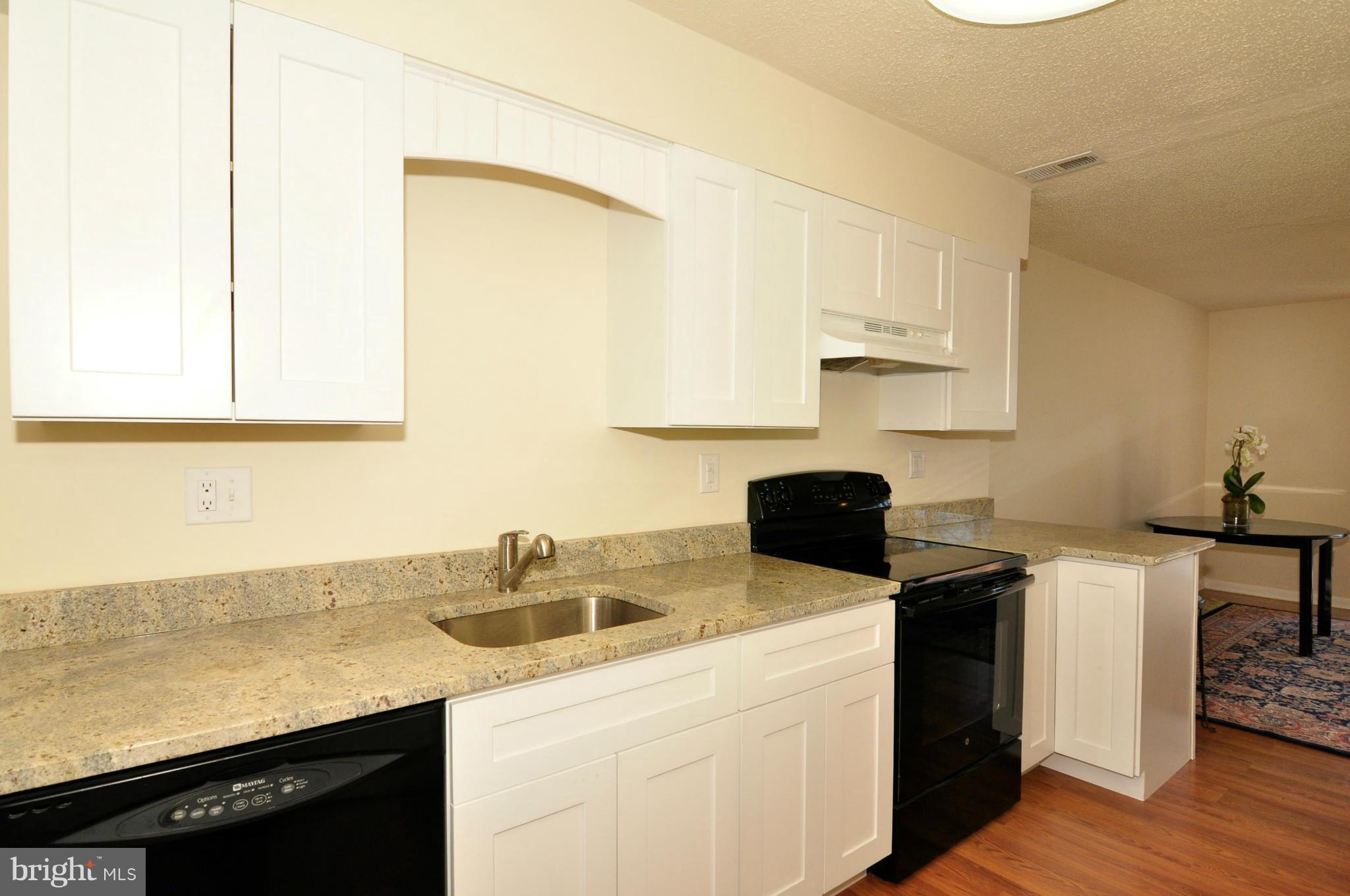 12153 Captiva Court Reston, VA 20191 - Photo 1 of 27 Kitchen