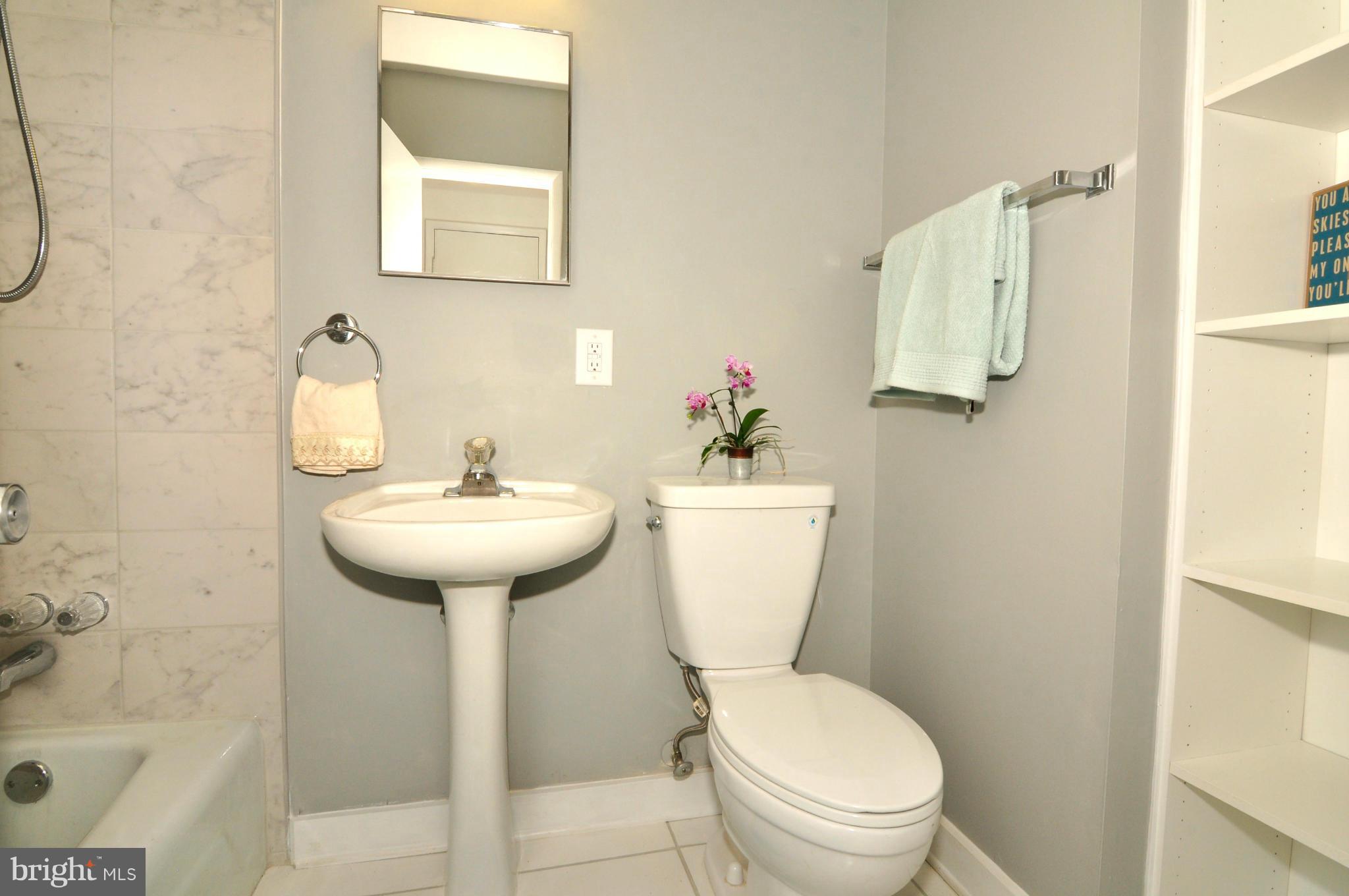 12153 Captiva Court Reston, VA 20191 - Photo 2 of 27 Updated Full Bath