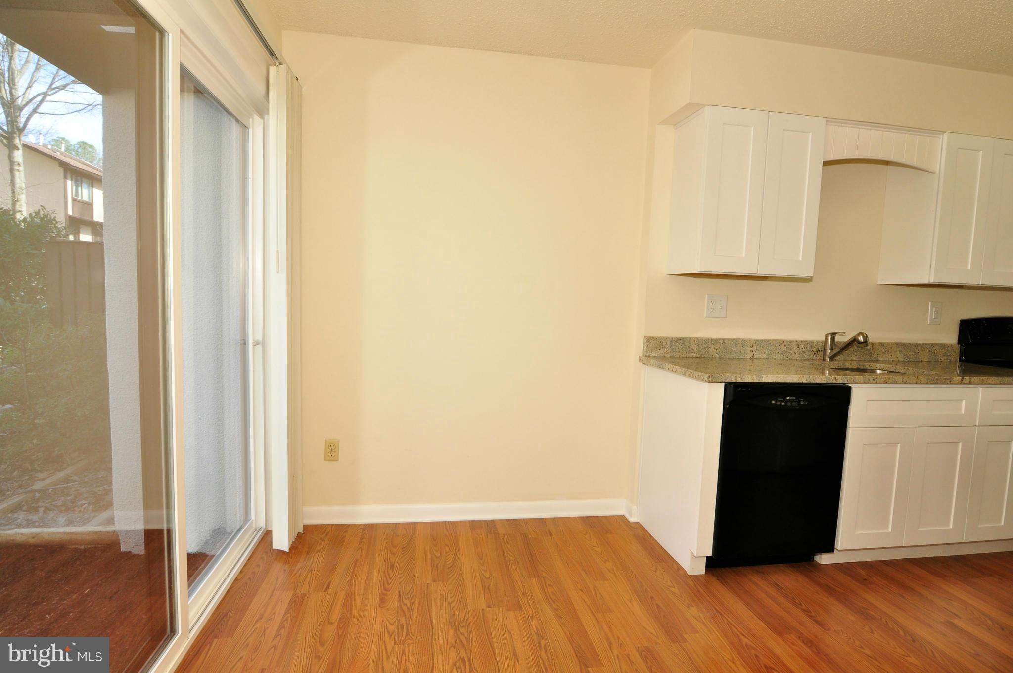 12153 Captiva Court Reston, VA 20191 - Photo 5 of 27 Breakfast Nook
