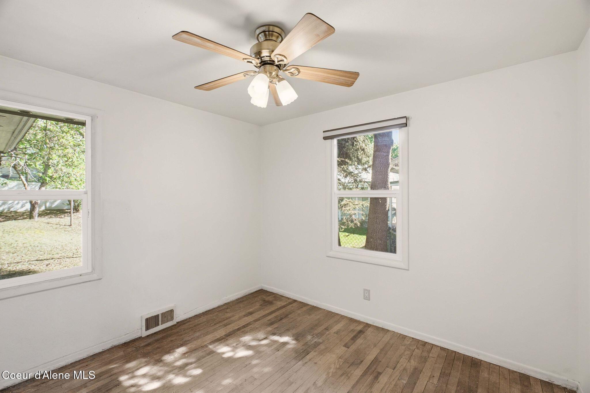 2410 West Decatur Avenue Spokane, WA 99205 - Photo 18 of 40 Inside-Media-Decatur-18