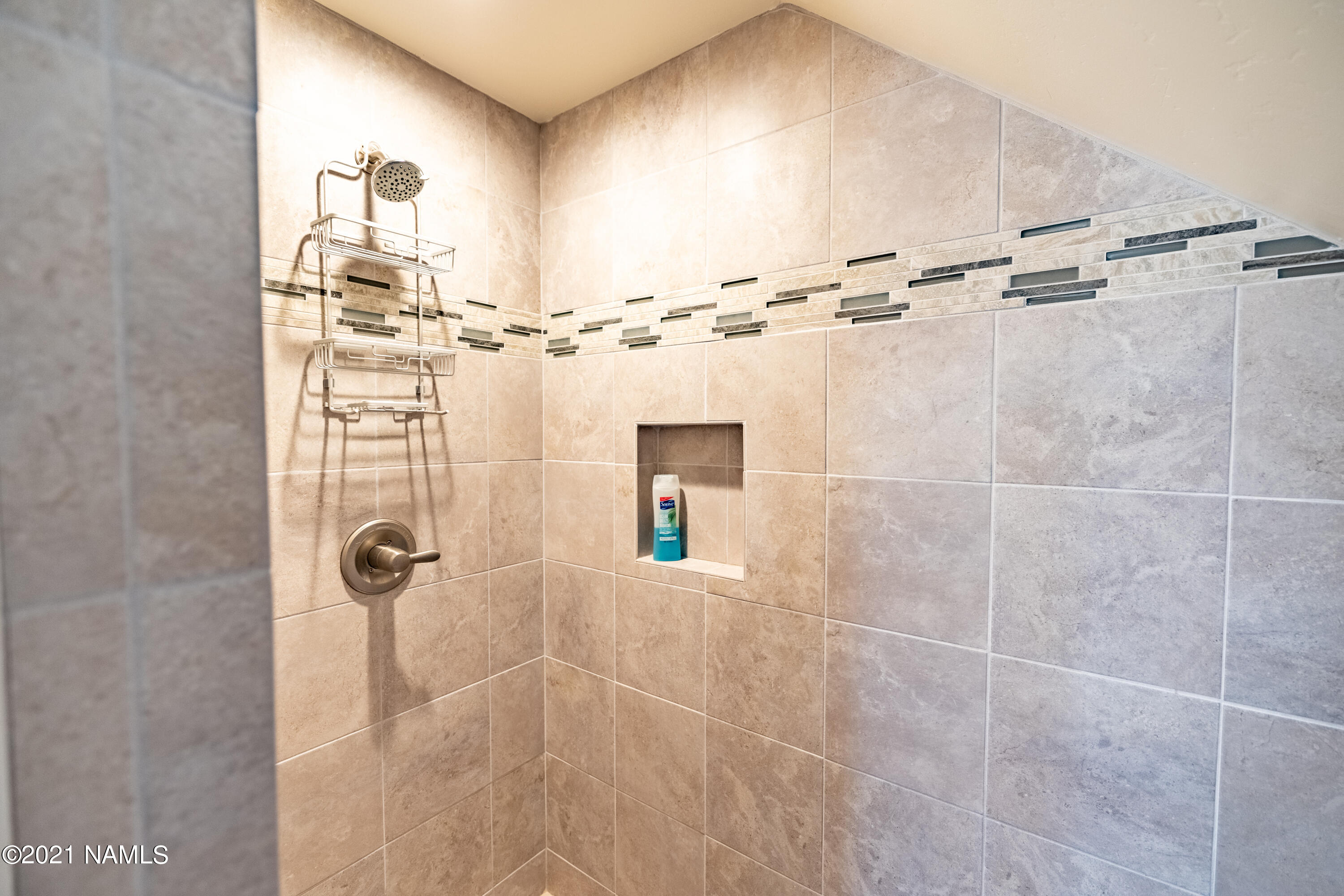 2650 Ridgewood Way Williams, AZ 86046 - Photo 16 of 33 Downstairs Bathroom Shower