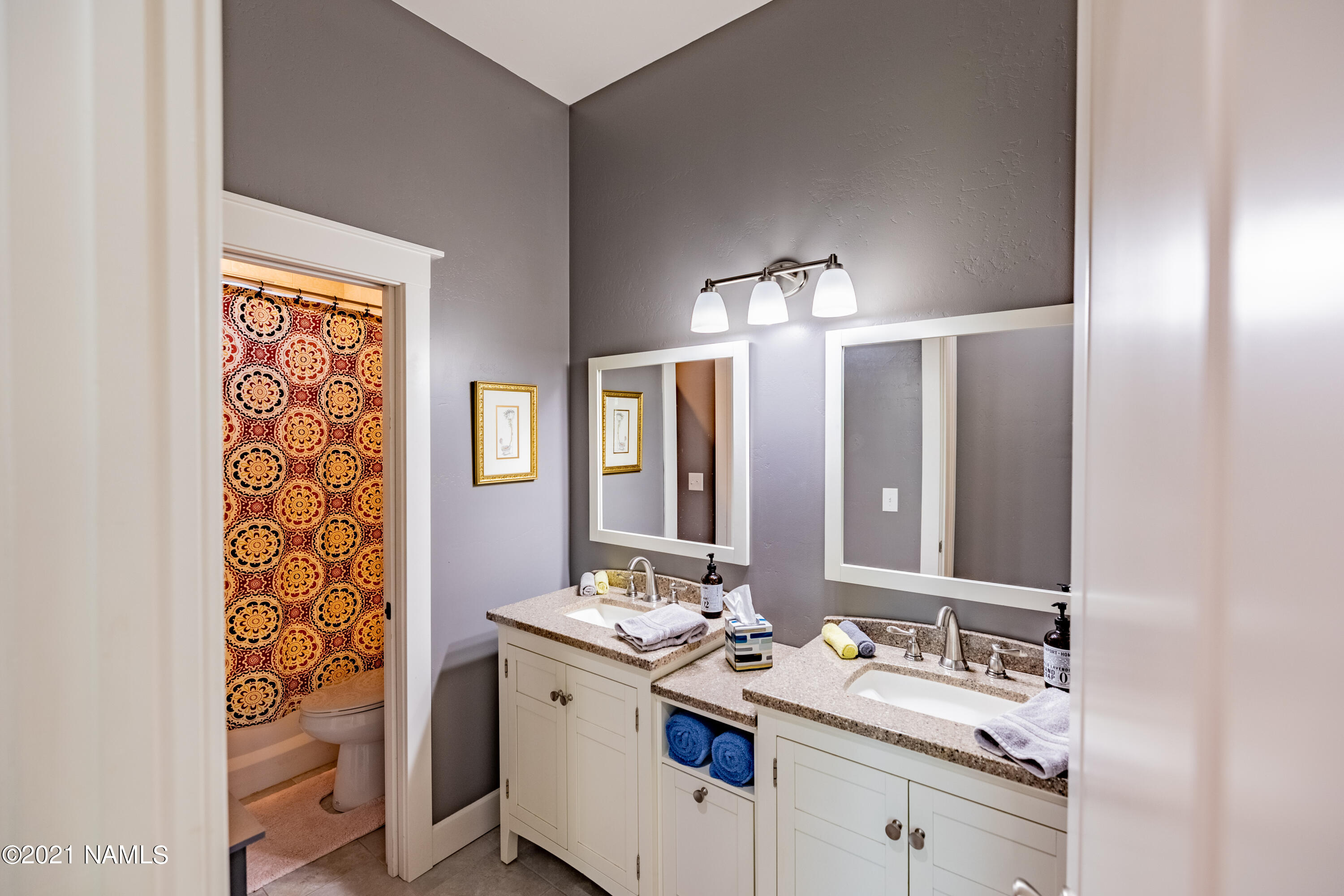 2650 Ridgewood Way Williams, AZ 86046 - Photo 21 of 33 Upstairs Bathroom (1)