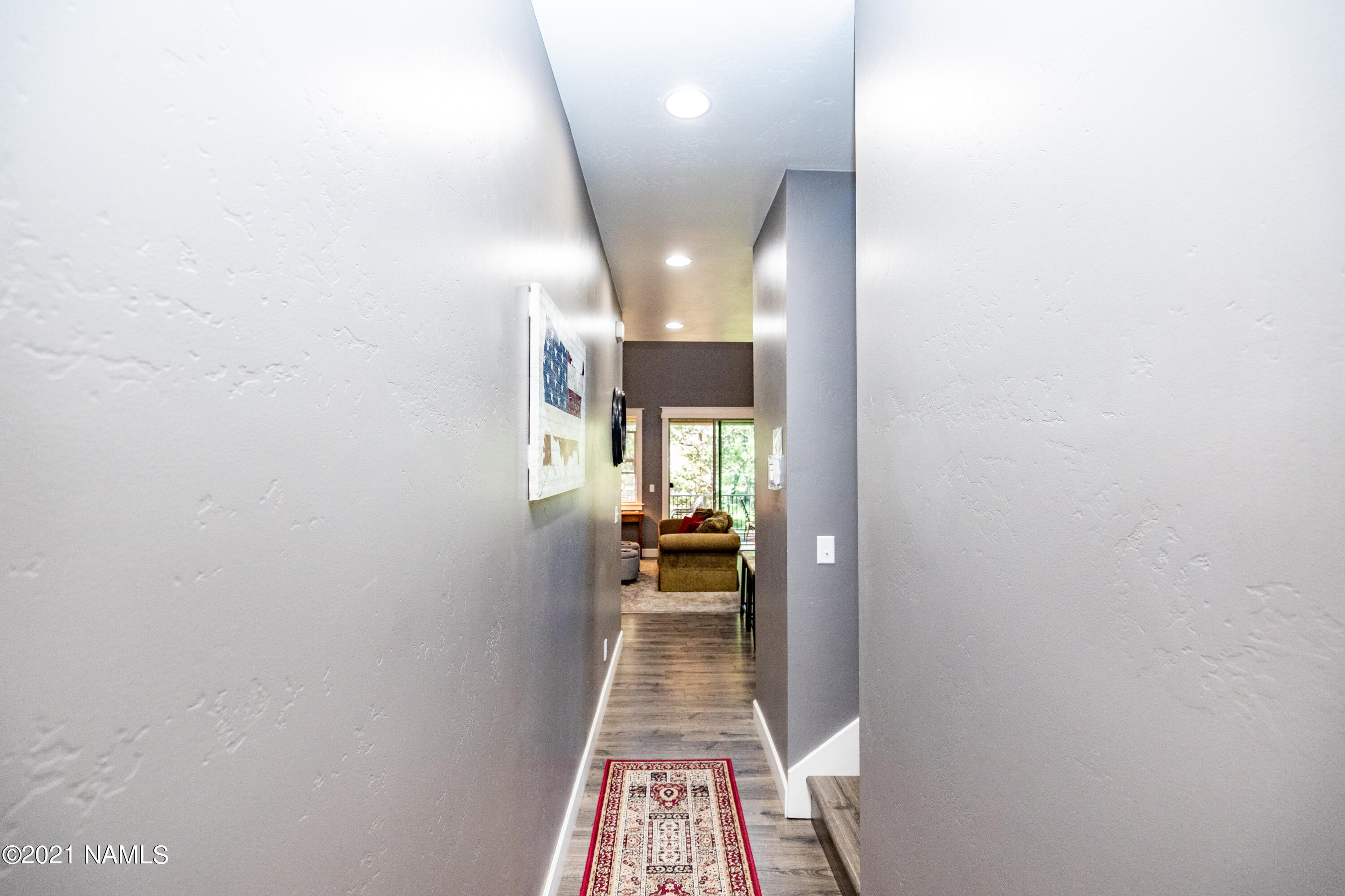 2650 Ridgewood Way Williams, AZ 86046 - Photo 24 of 33 Downstairs Entry Way Hall Way