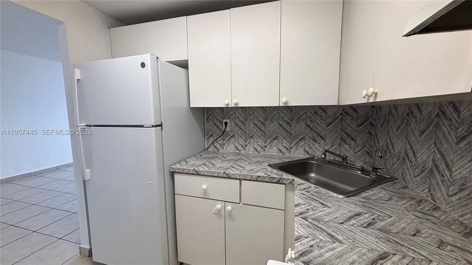 666 West 81st Street, Unit 304 Hialeah, FL 33014 - Photo 5 of 14