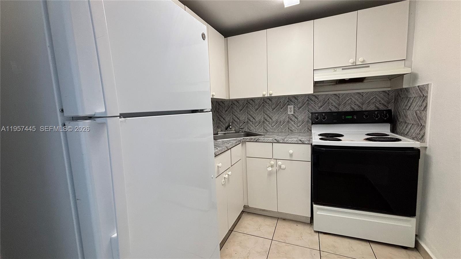 666 West 81st Street, Unit 304 Hialeah, FL 33014 - Photo 6 of 14