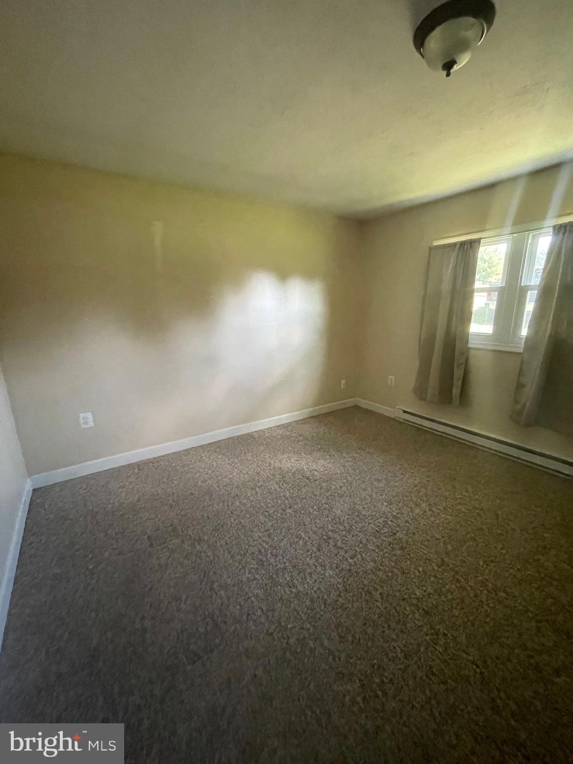 580 Cullen Road Lincoln University, PA 19352 - Photo 11 of 14 Master bedroom