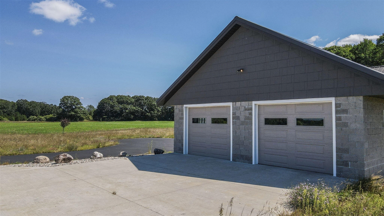 11425 Kerry Road Brethren, MI 49619 - Photo 5 of 81 Gallery Image 5