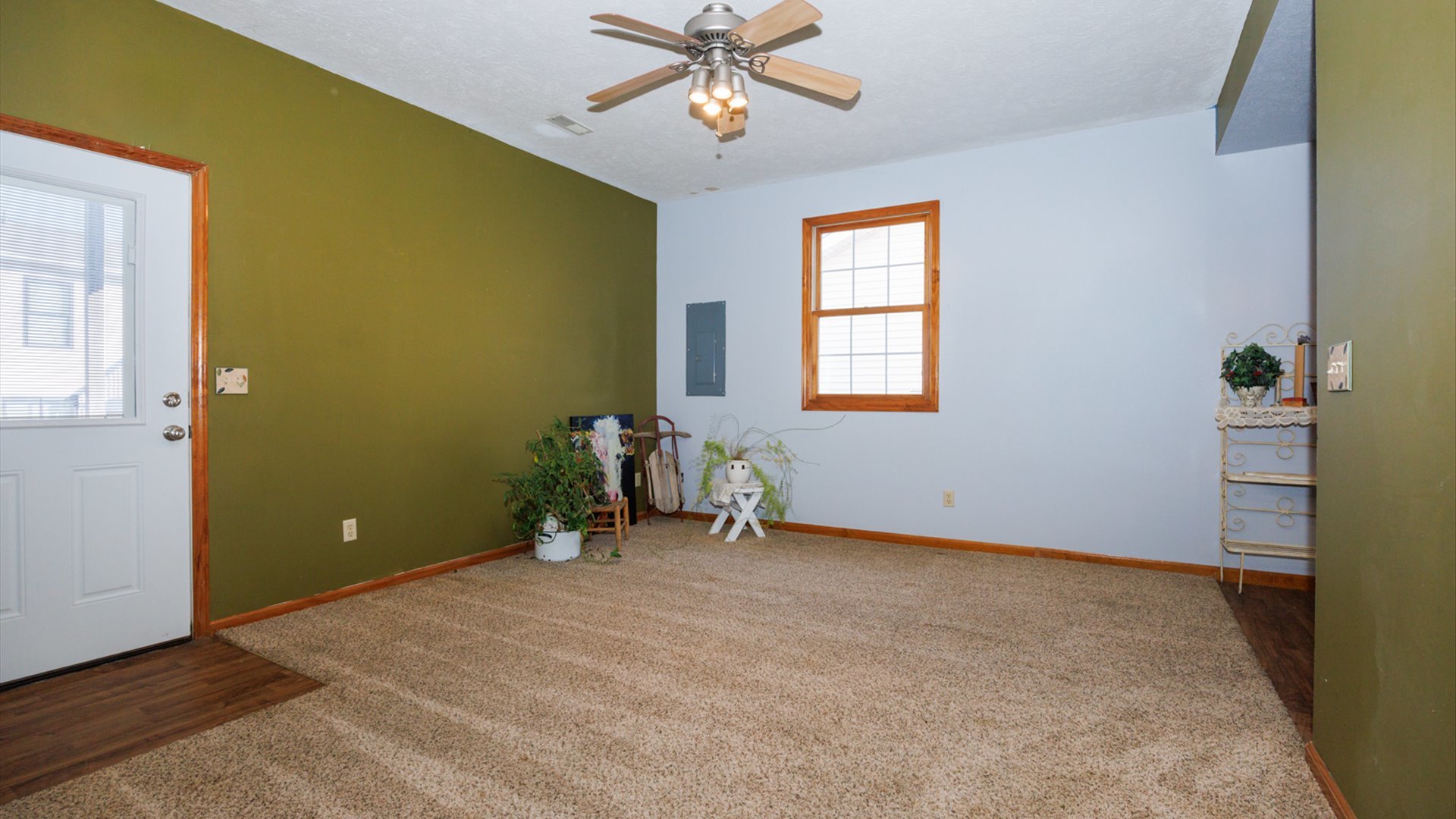 67 Oak Park Road Bloomington, IL 61701 - Photo 25 of 34 an empty room with windows and closet