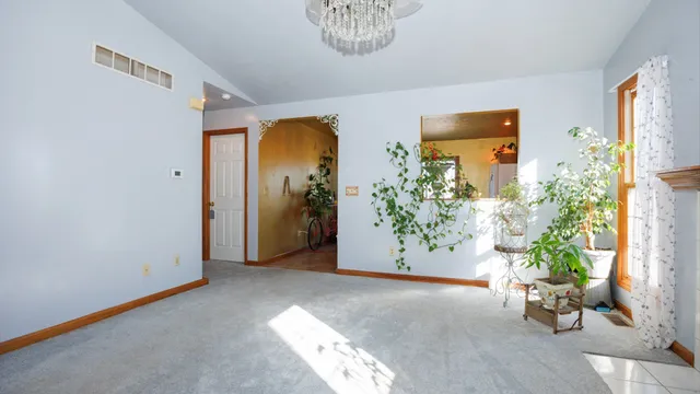 $219,900 | 67 Oak Park Road, Bloomington, IL 61701