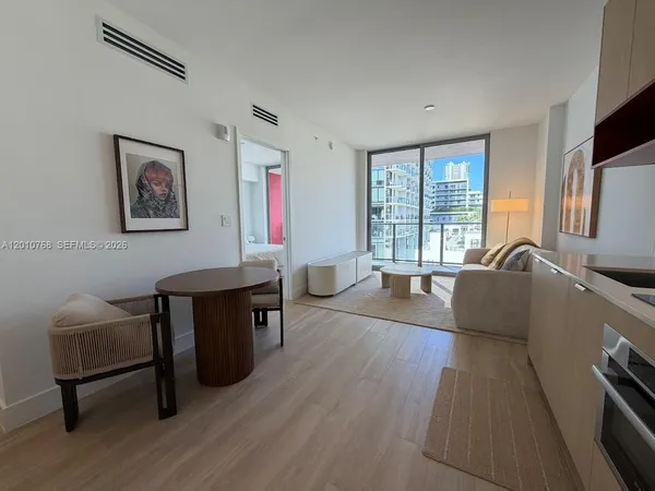 $5,900 | 90 Northeast 32nd Street, Unit 803, Miami, FL 33127