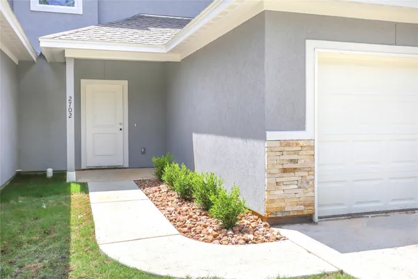 $1,700 | 2702 Appian Way, New Caney, TX 77357