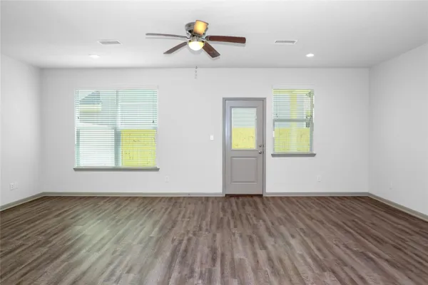 $1,700 | 2702 Appian Way, New Caney, TX 77357