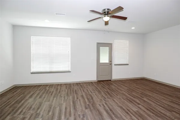 $1,700 | 2702 Appian Way, New Caney, TX 77357