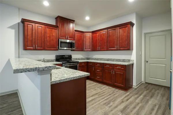 $1,700 | 2702 Appian Way, New Caney, TX 77357