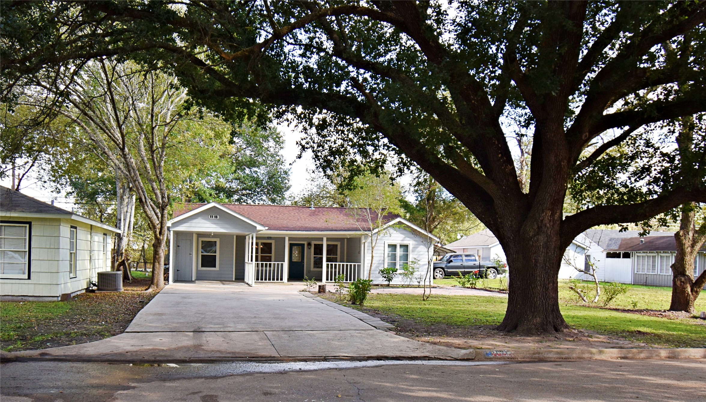 1115 Georgina Street Rosenberg, TX 77471 - Photo 17 of 17 a front view of house with yard and green space