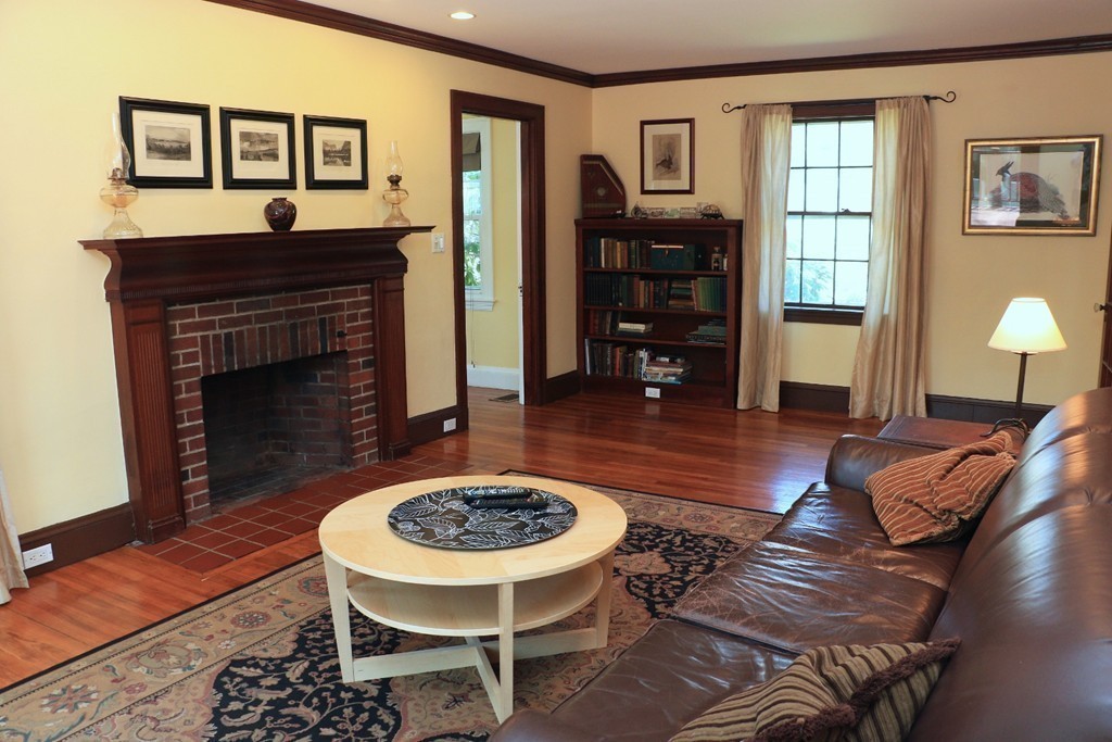 19 Holman Road Newton, MA 02466 - Photo 8 of 17 Gallery Image 8